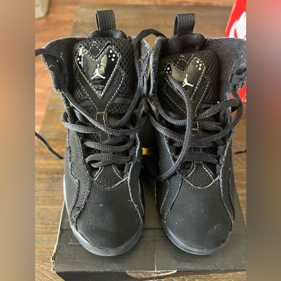 Jordan True Flights size 11c almost new - Picture 2 of 5